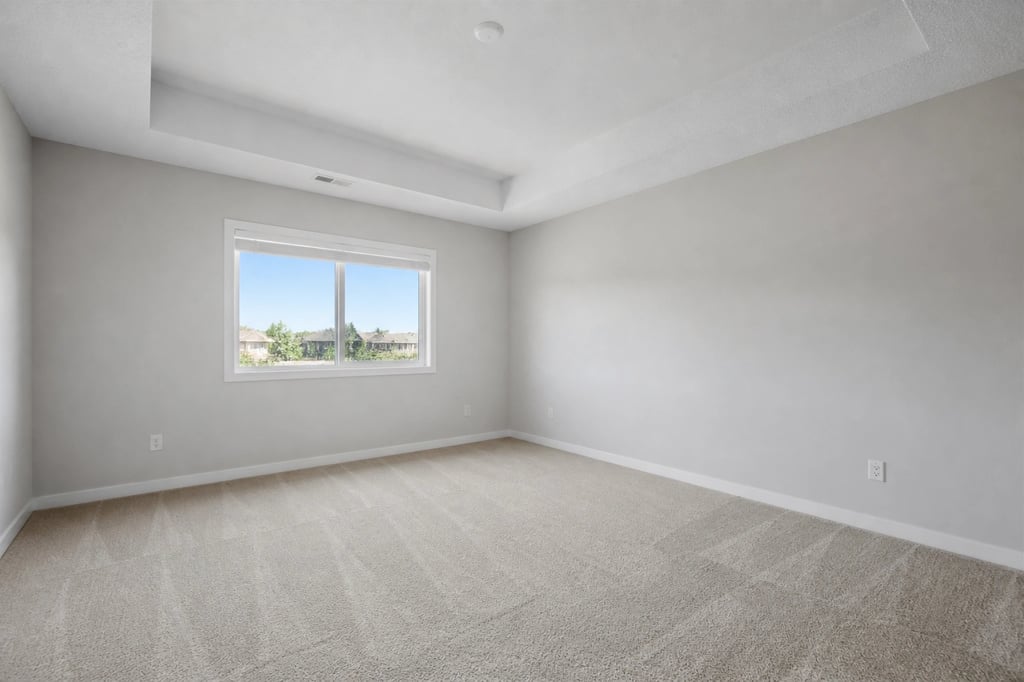Empty room before AI virtual staging