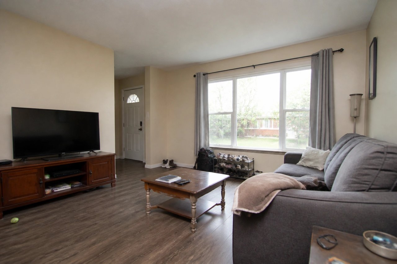 Plain living room before AI home design